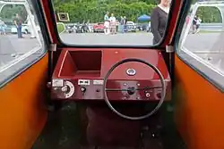Interior (pre-facelift)