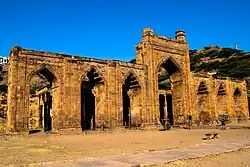Corbelled arch screen of the Adhai Din Ka Jhonpra mosque (c. 1229), Ajmer, India; Corbel arches, some cusped.
