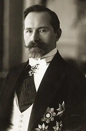 Image 13 Antanas Smetona Photo from: National Museum of Lithuania A portrait of Antanas Smetona, the first President of Lithuania, a signatory to the Act of Independence of Lithuania, as well as the last President before the country's occupation by the Soviet Union in World War II. During his second term, he expanded the powers of the office and became an authoritarian head of state. Prior to the Soviet invasion, Smetona proposed armed resistance, but was overruled by his army. He fled the country, eventually emigrating to the United States. Smetona died in Cleveland, Ohio, in 1944. His remains are currently buried in Chardon, Ohio. More selected portraits