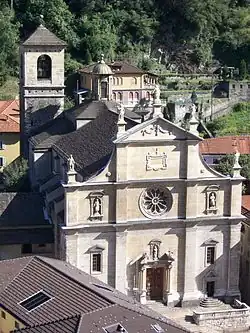 The façade of Pietro e Stefano in Bellinzona shows a Renaissance lower with Baroque upper sections.