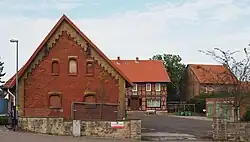 Klein Giesen, estate next to the village place