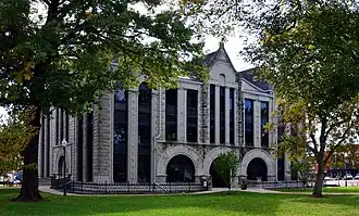 Henry County Courthouse in Clinton