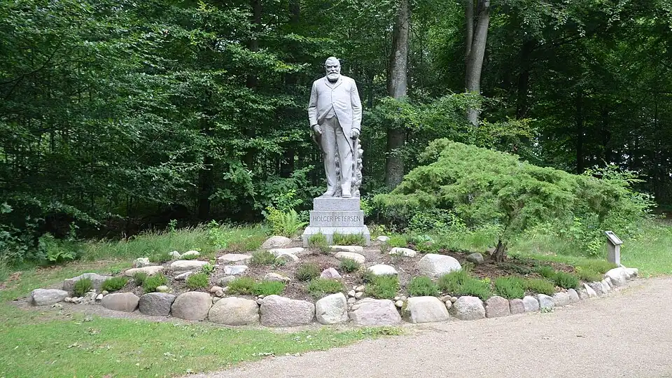 Statue by Anders Bundgaard at Baldersbæk