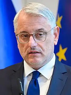 Izjava za medije po končanem vrhu koalicije - Matjaž Han - 12.9.2024 (cropped).jpg