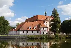 Castle Lnáře