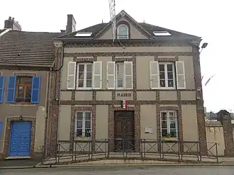 The town hall in Manou