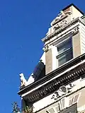 Cat statue on the roof
