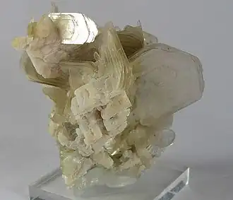 Image 23Muscovite, a mineral species in the mica group, within the phyllosilicate subclass (from Mineral)