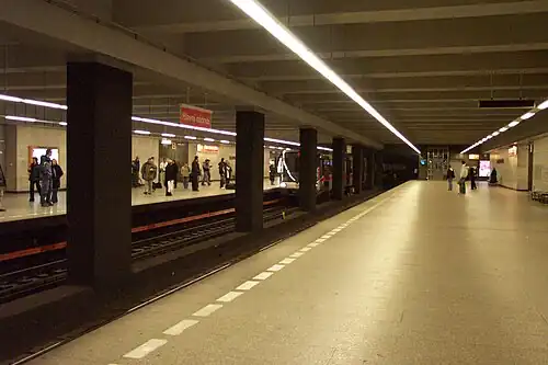 Metro platforms at Hlavní nádraží (Central Railway Station)