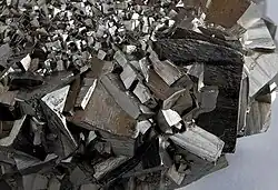 Image 6Pyrite has a metallic lustre. (from Mineral)