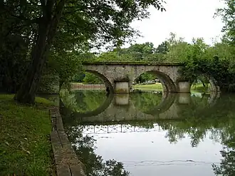 The Aron river, in Biches
