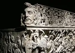 Detail of the upper part between the left side and the front side.[72]