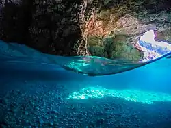 Cave of Dafinë