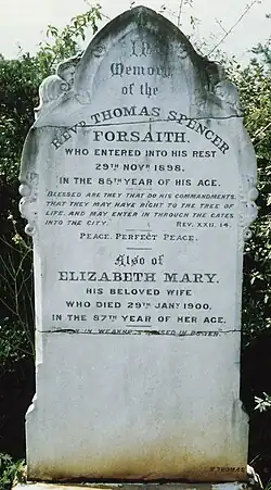 photo of gravestone